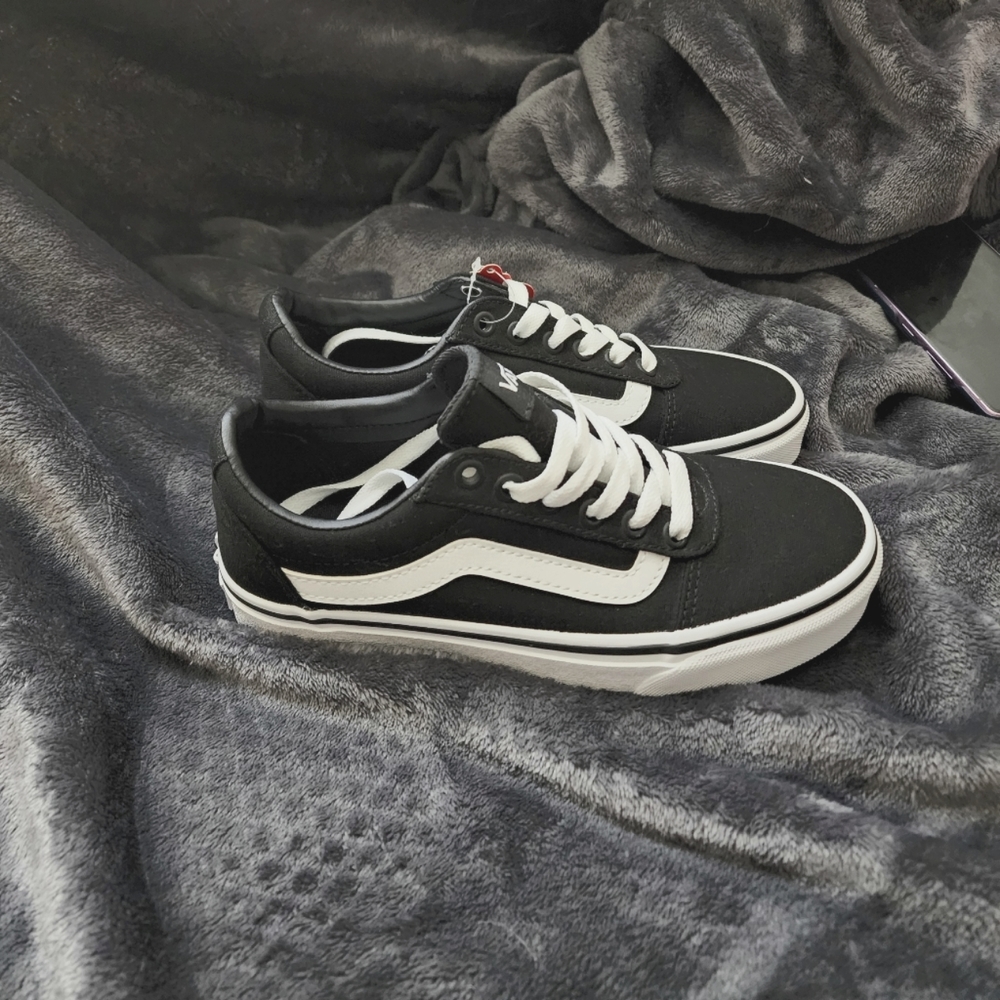 Vans Women's Ward Shoes Sz. 6